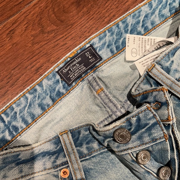 Abercrombie jeans - Picture 2 of 3